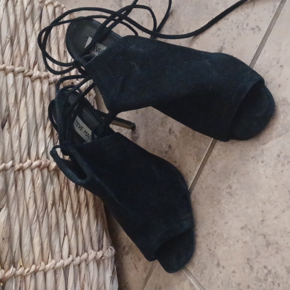 Heels - Picture 2 of 2